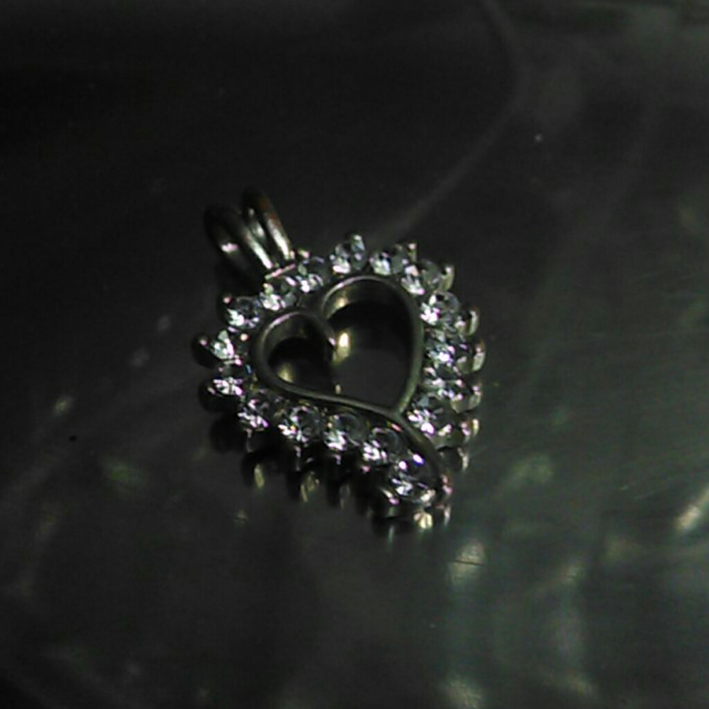 Heart charm ❤️ - Picture 3 of 3